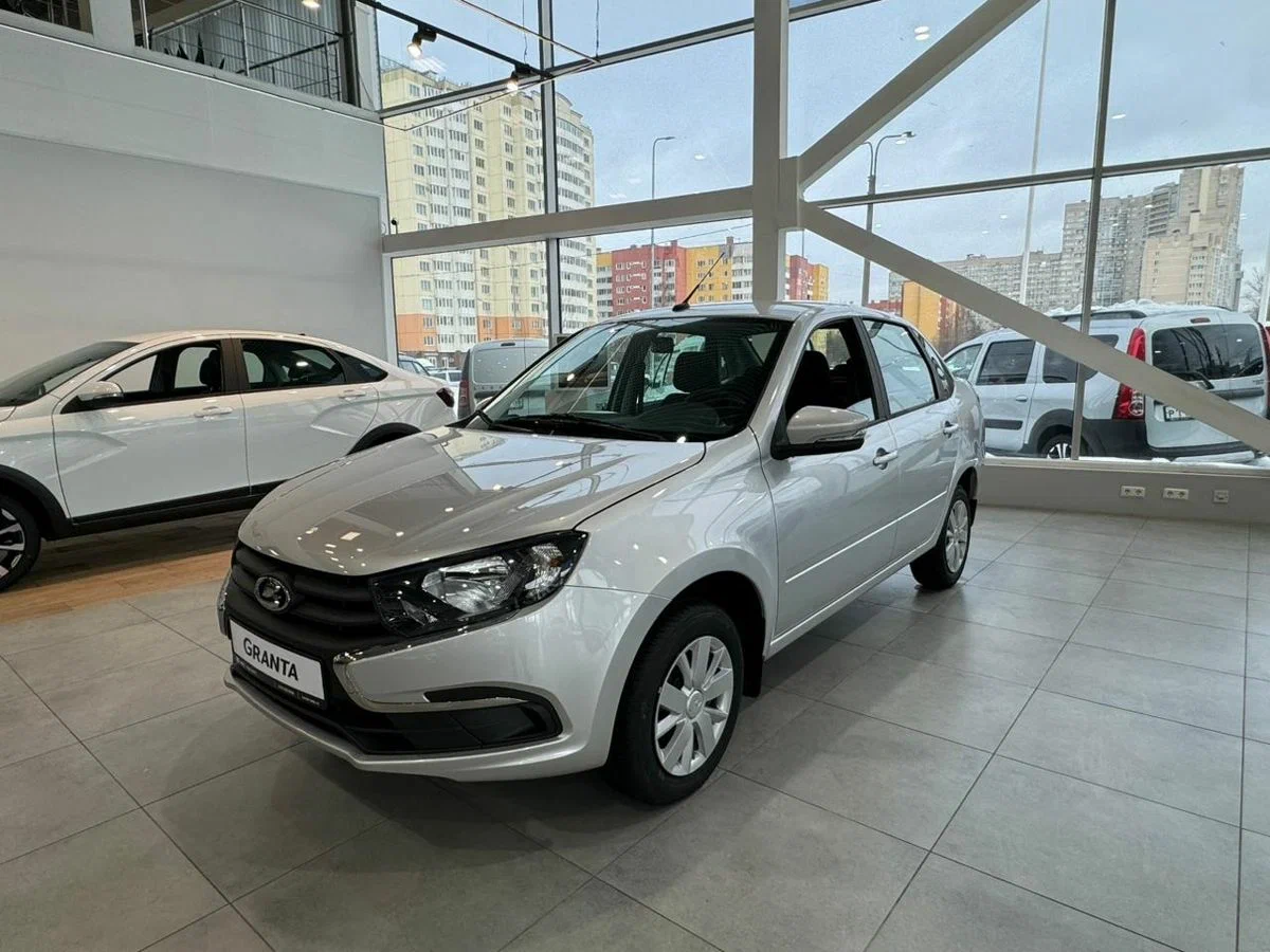 Lada Granta Седан в Тюмень - фото №1